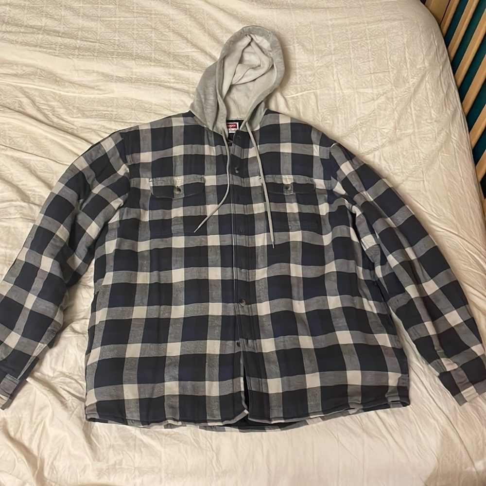 Large Wrangler quilted hooded flannel